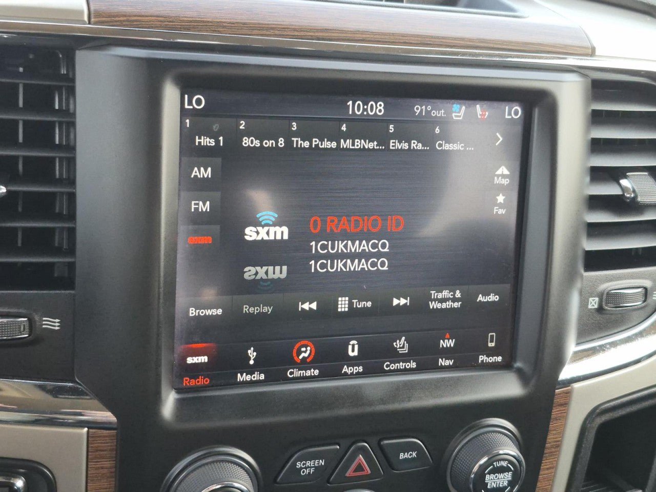 Used 2018 RAM 1500 Laramie w/ Convenience Group AWD/4WD image 29