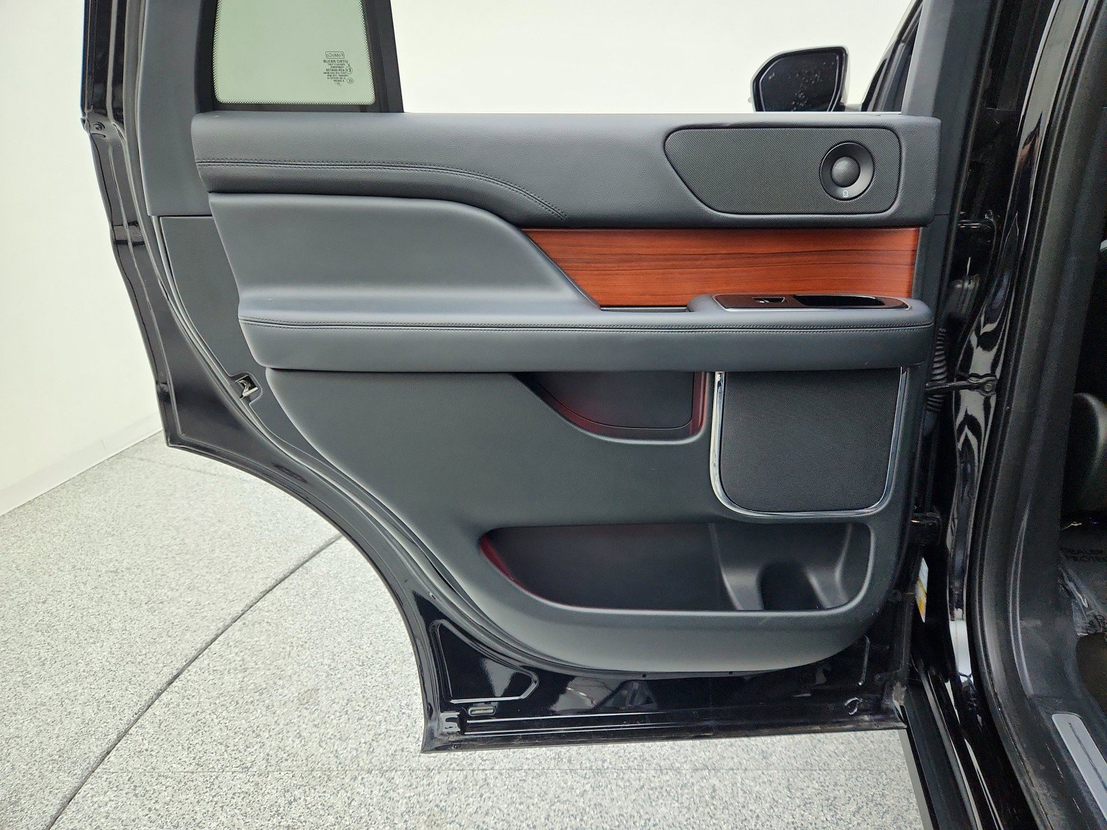 Used 2024 Lincoln Navigator Reserve image 26
