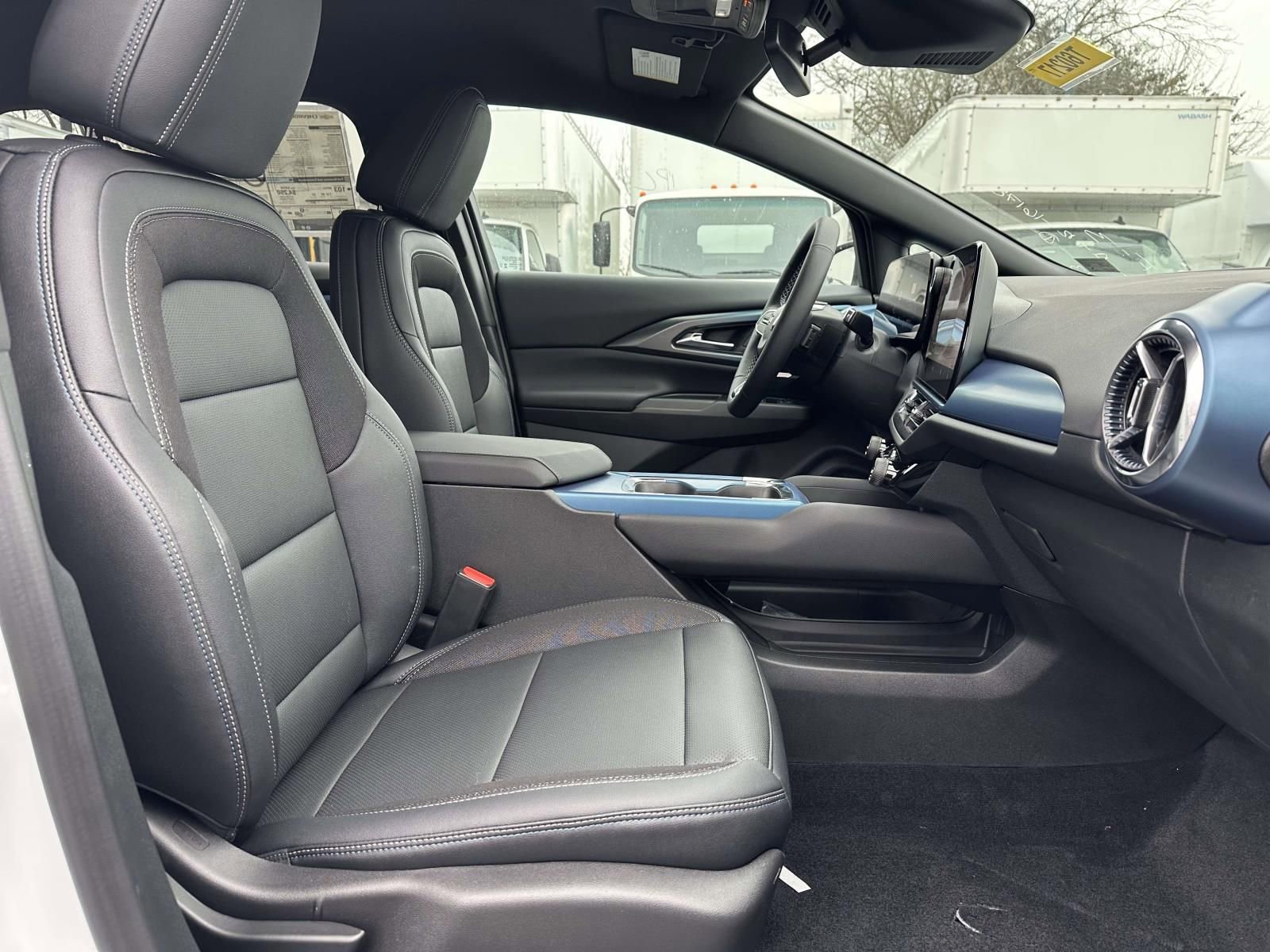 New 2026 Chevrolet Equinox EV LT image 24