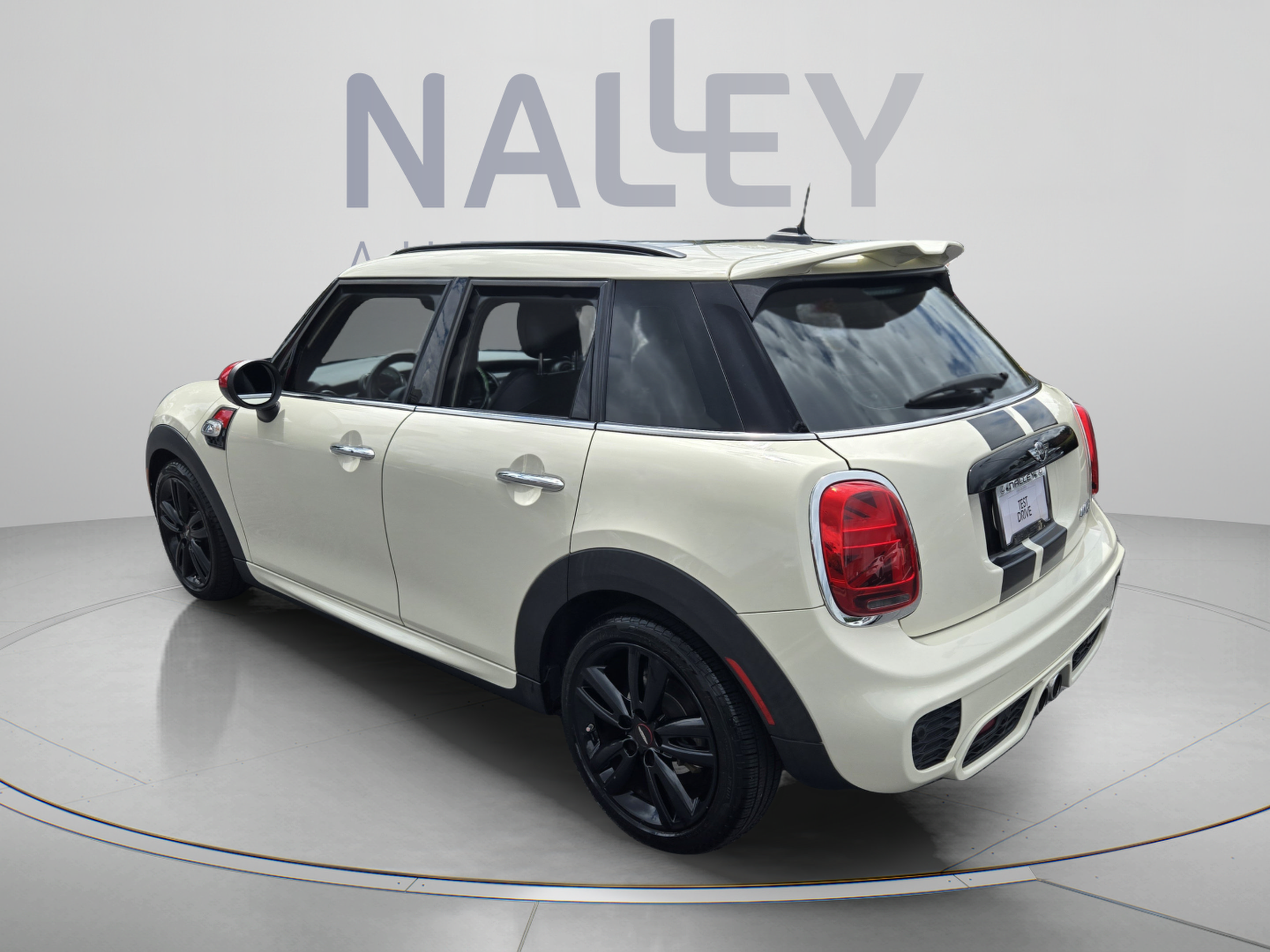 Used 2018 MINI Cooper S FWD image 3