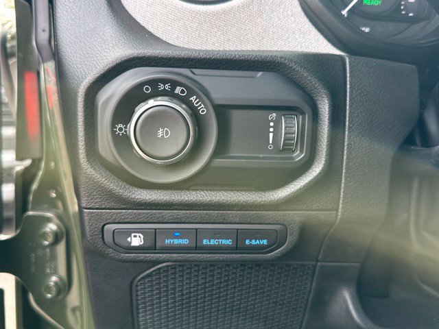 Used 2024 Jeep Wrangler Unlimited AWD/4WD image 10
