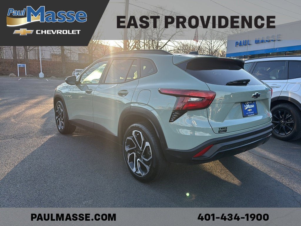 Used 2024 Chevrolet Trax RS w/ Sunroof Package image 5