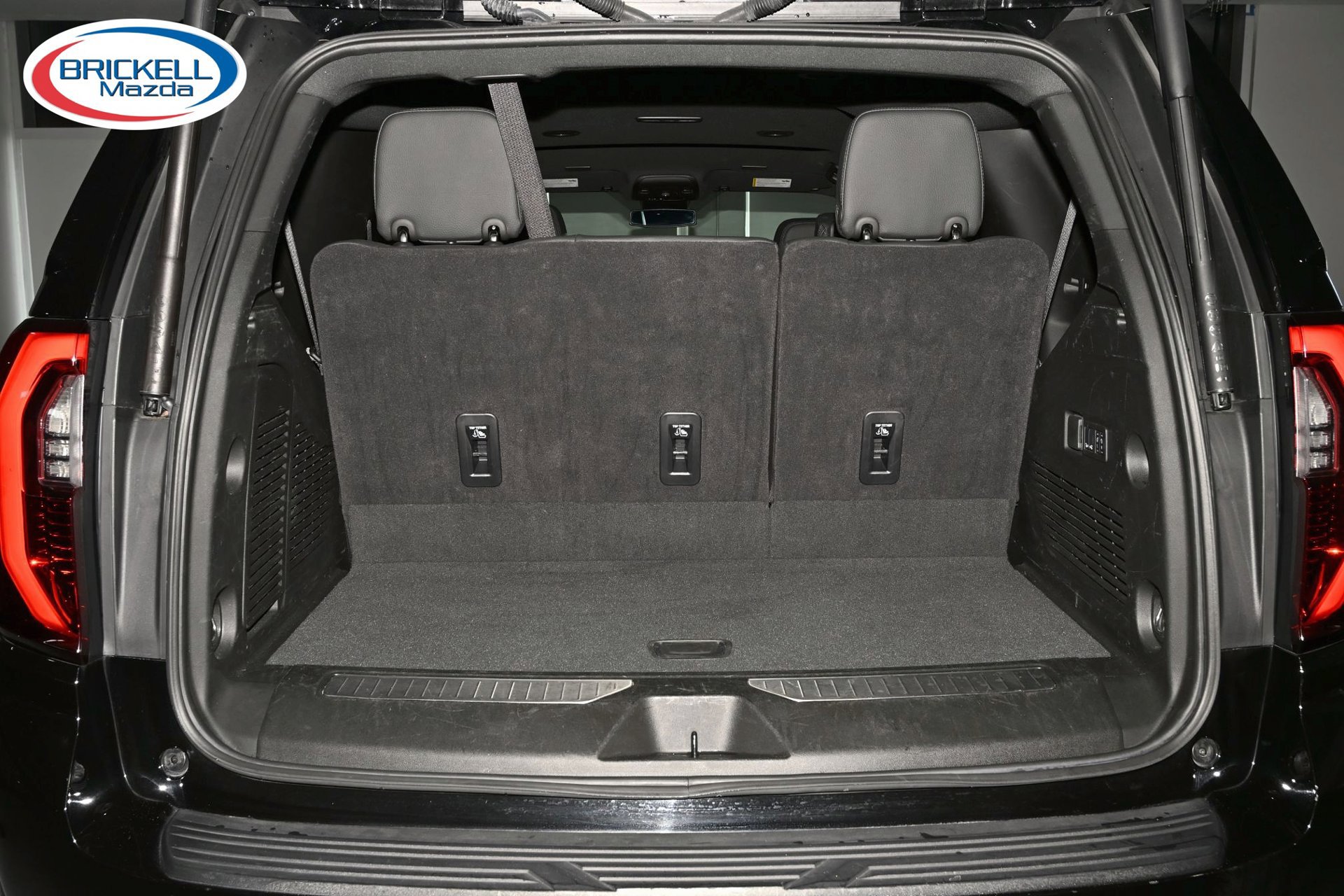 Used 2025 GMC Yukon Denali AWD/4WD image 13
