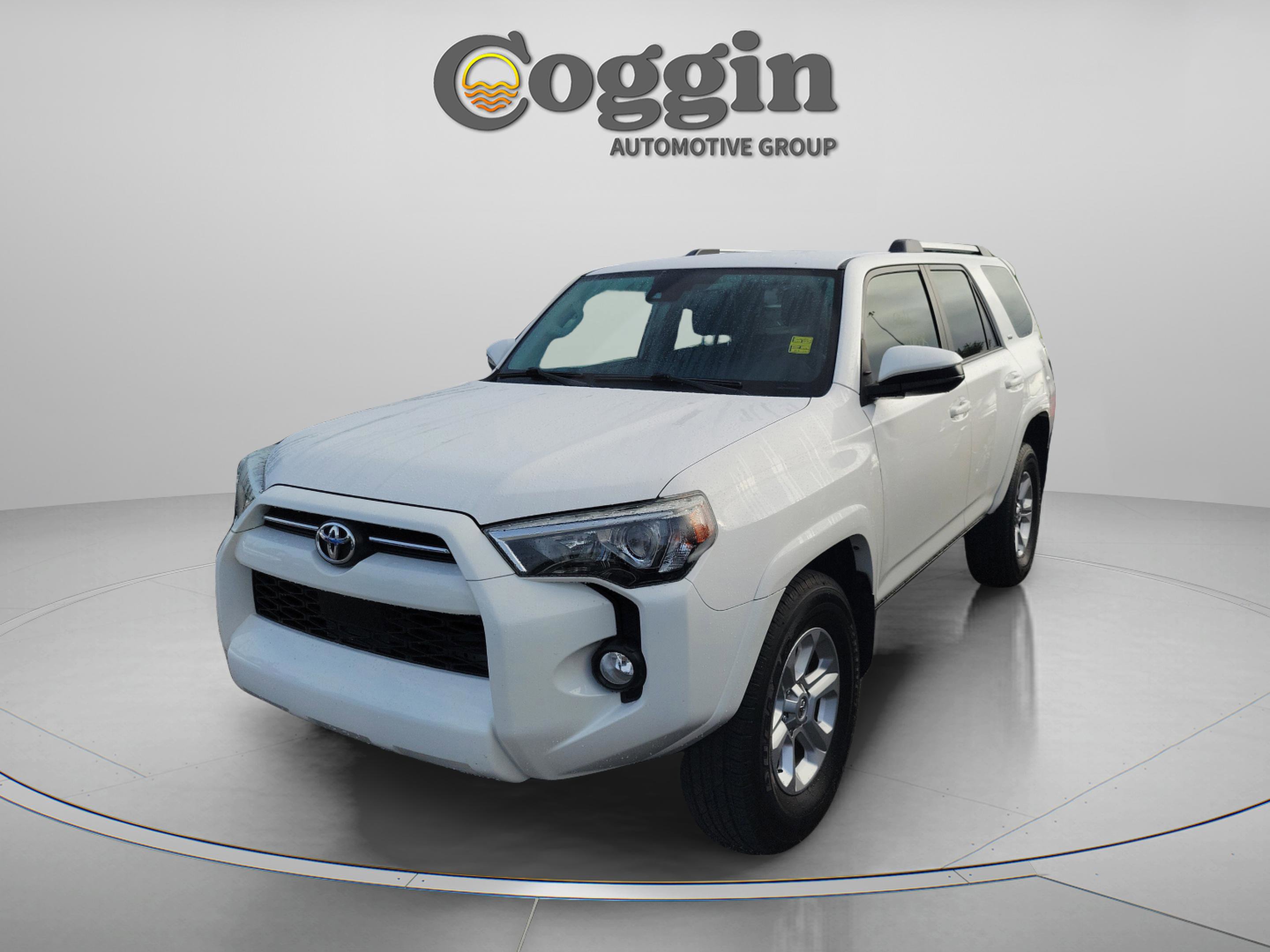 Used 2020 Toyota 4Runner SR5 AWD/4WD image 11