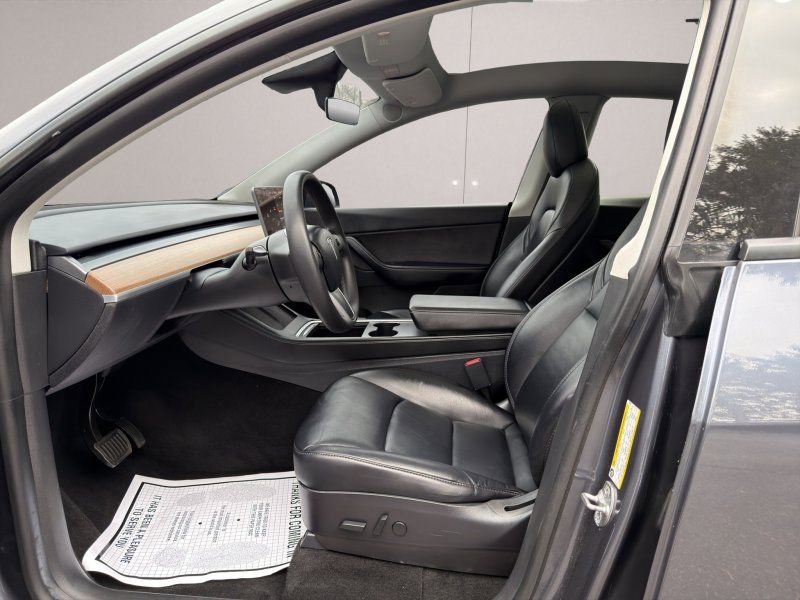 Used 2020 Tesla Model Y Long Range image 9