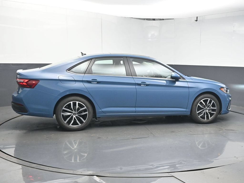 New 2026 Volkswagen Jetta SE FWD image 8