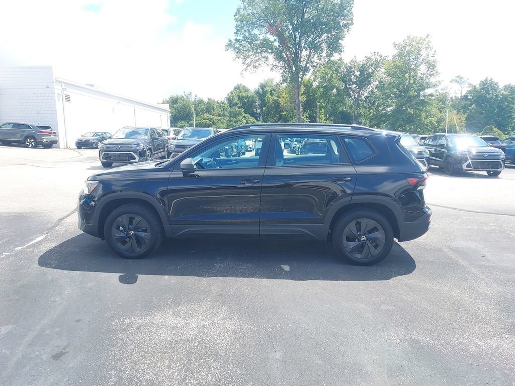 Used 2025 Volkswagen Taos S FWD image 4