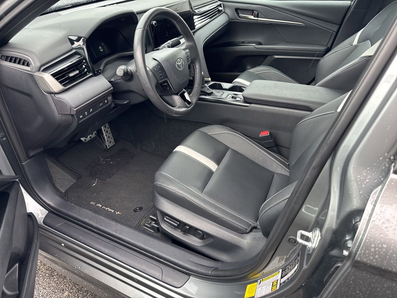 Used 2025 Toyota Camry SE w/ Multimedia Upgrade Package FWD image 9
