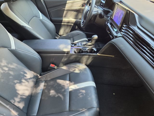 Used 2025 Toyota Camry SE w/ Convenience Package FWD image 12