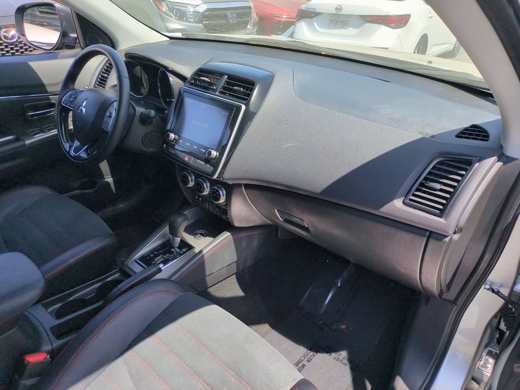 Used 2025 Mitsubishi Outlander Sport SE AWD/4WD image 30