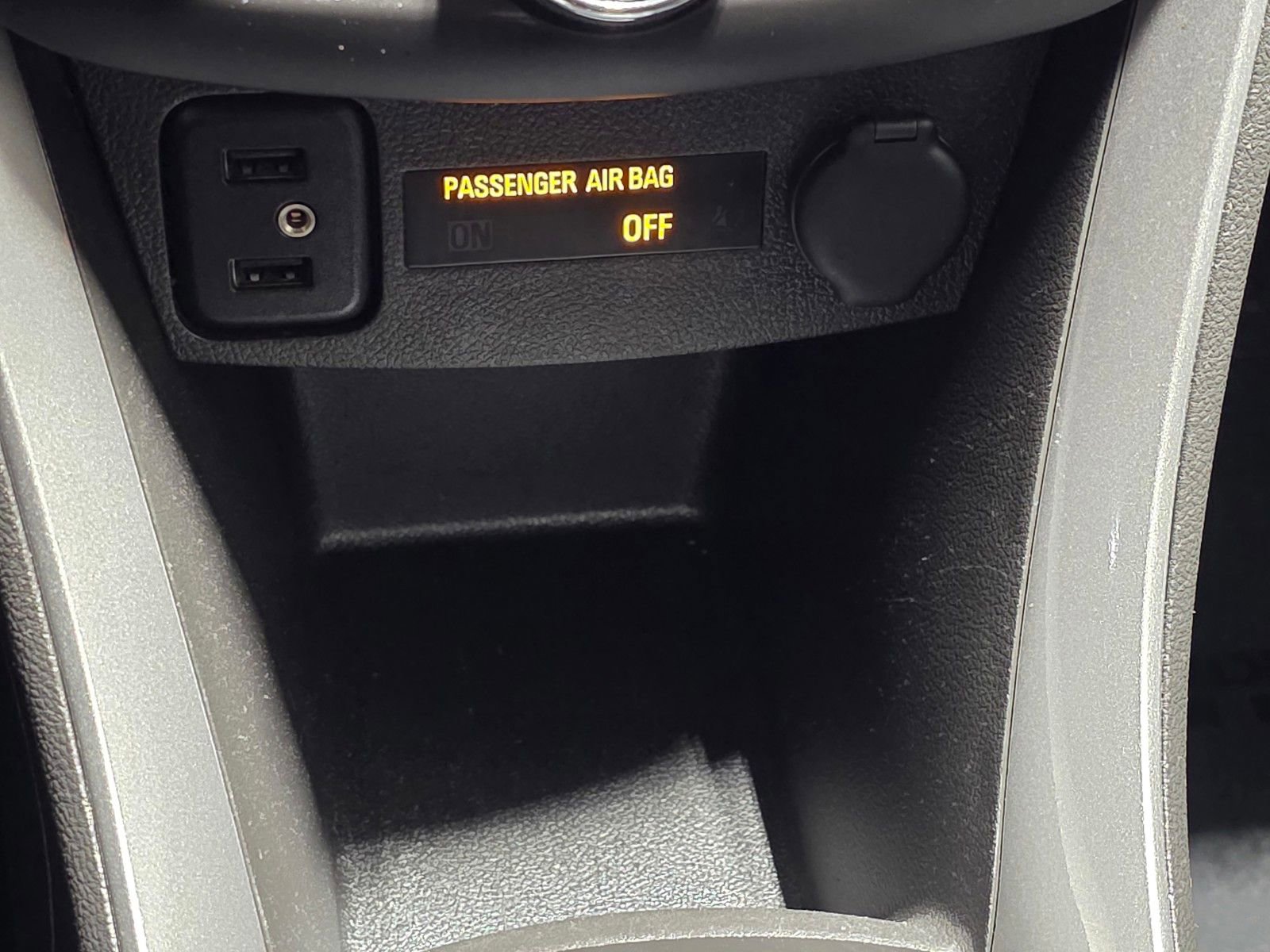 Used 2017 Chevrolet Trax LT w/ LT Convenience Package image 28