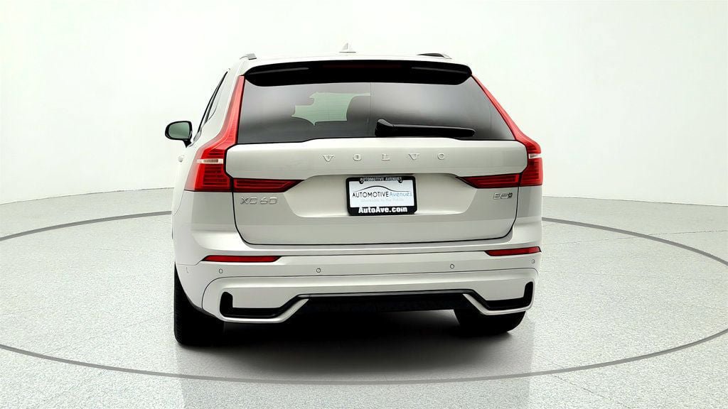 Used 2025 Volvo XC60 B5 Ultra w/ Climate Package AWD/4WD image 6