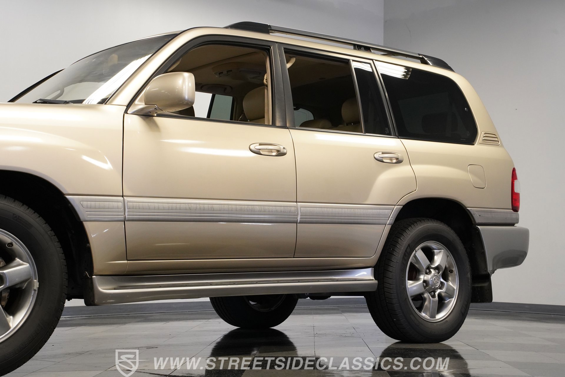Used 2006 Toyota Land Cruiser AWD/4WD image 23