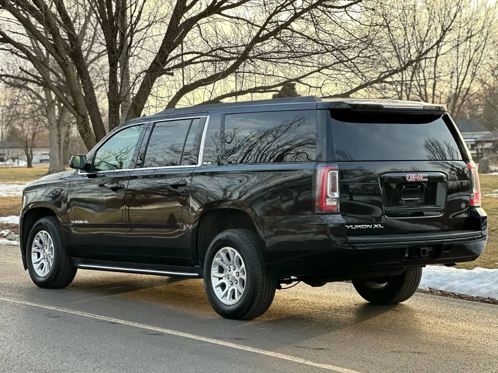 Used 2019 GMC Yukon XL SLE image 7