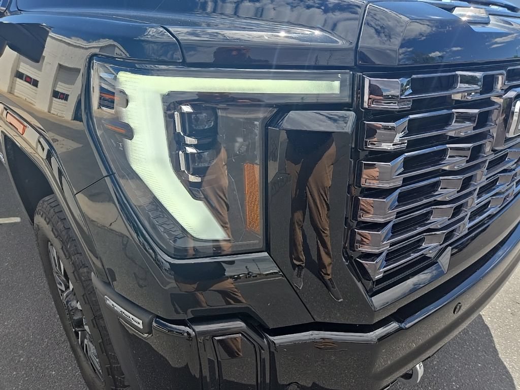 Used 2025 GMC Sierra 3500 Denali Ultimate AWD/4WD image 33