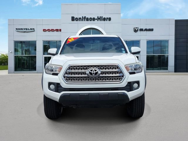 Used 2017 Toyota Tacoma TRD Off-Road w/ Premium & Technology Package image 2