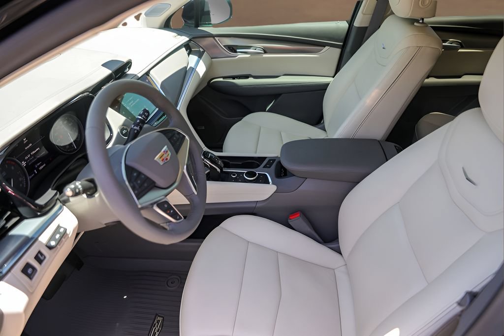 Certified 2026 Cadillac XT5 Premium Luxury w/ Driver Assist Package FWD image 9