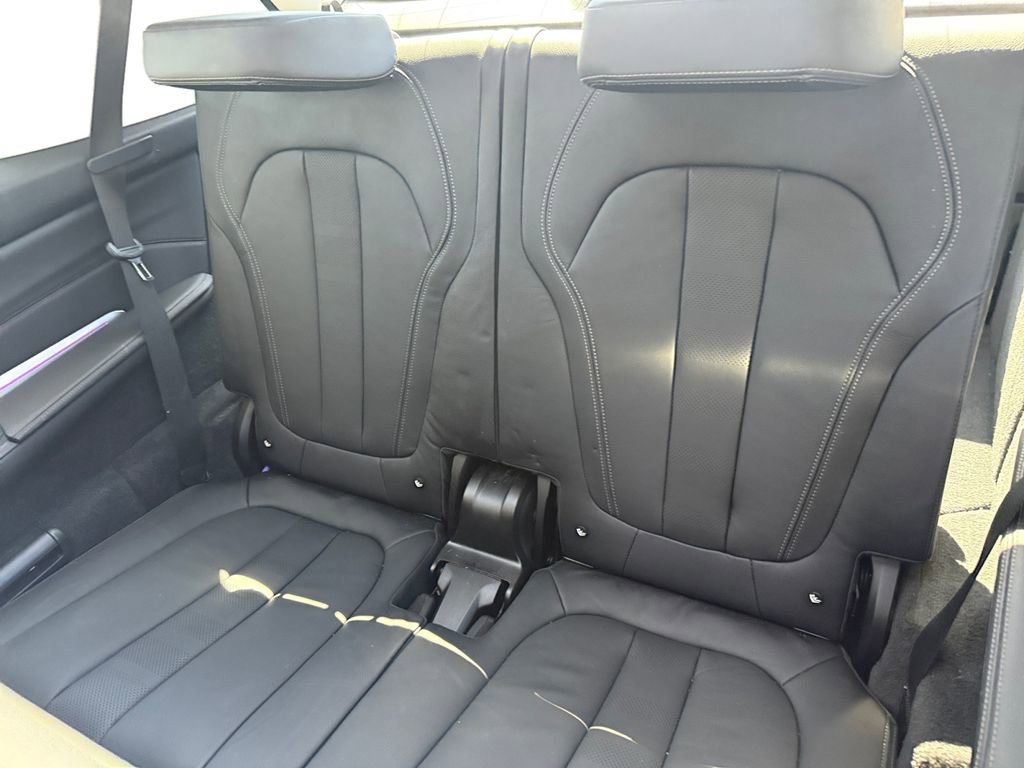 Used 2020 BMW X7 xDrive40i w/ Cold Weather Package AWD/4WD image 23