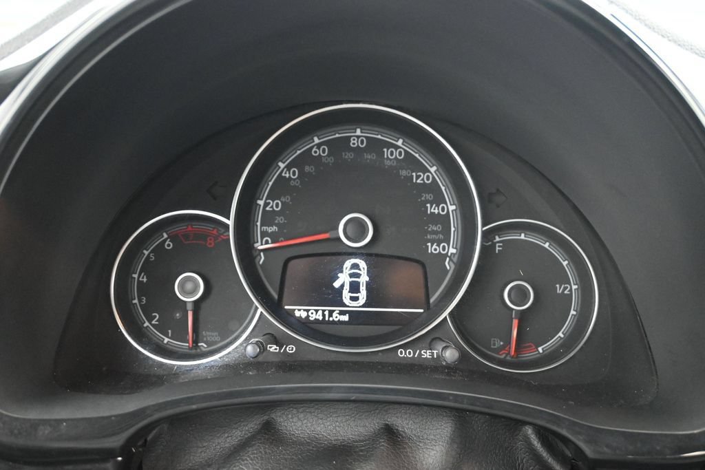 Used 2017 Volkswagen Beetle 1.8T S FWD image 11