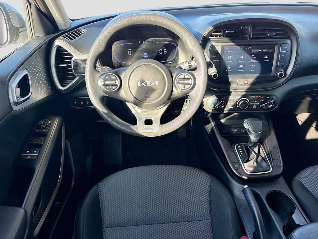 Used 2023 Kia Soul LX image 20