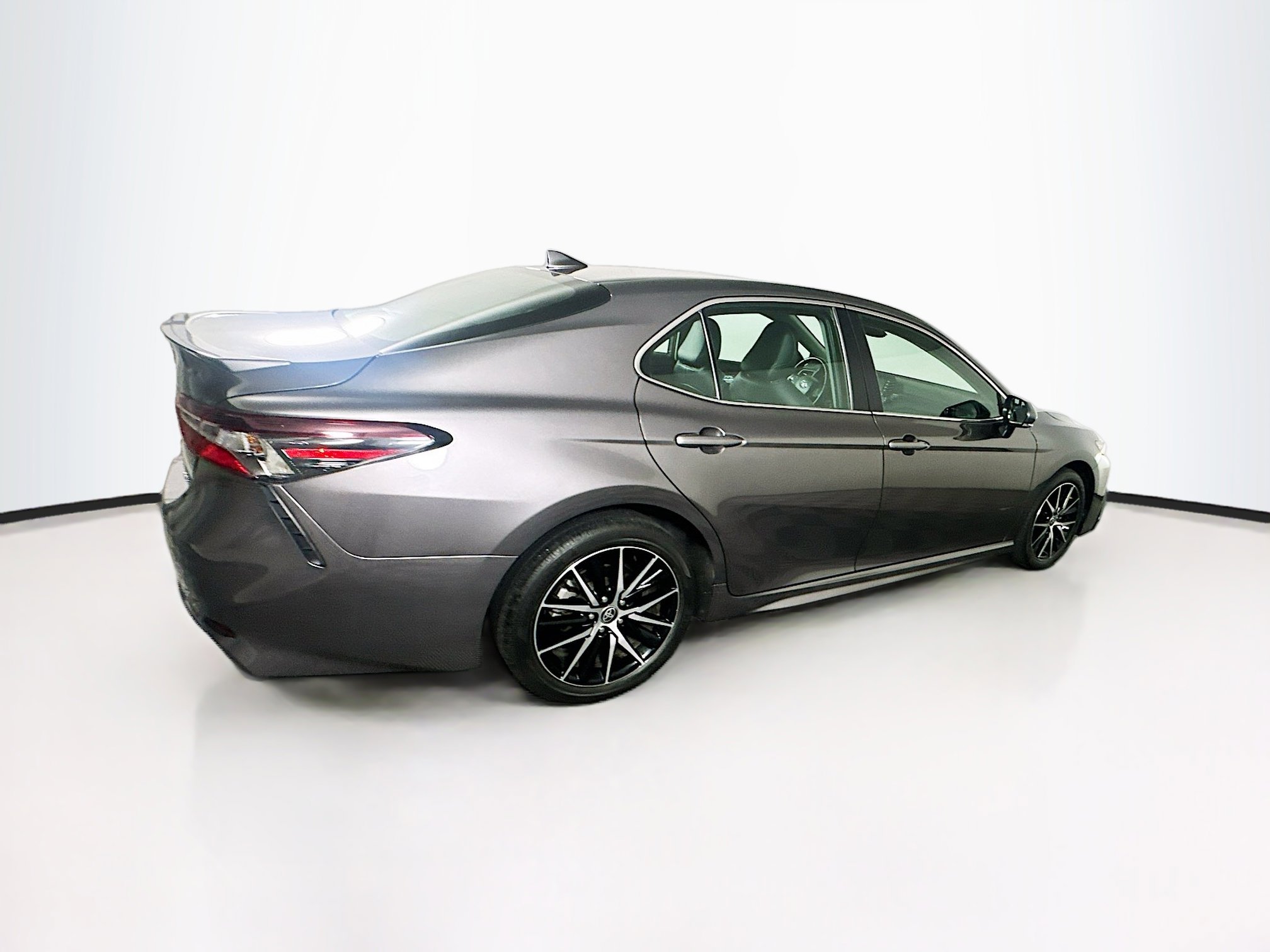 Used 2024 Toyota Camry SE FWD image 10