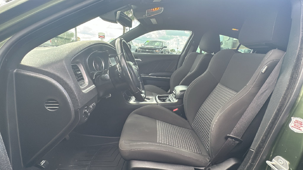 Used 2022 Dodge Charger R/T RWD image 4