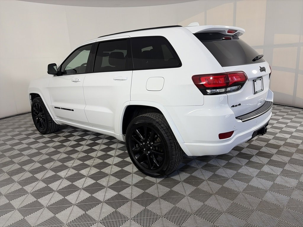 Used 2022 Jeep Grand Cherokee Laredo X image 5