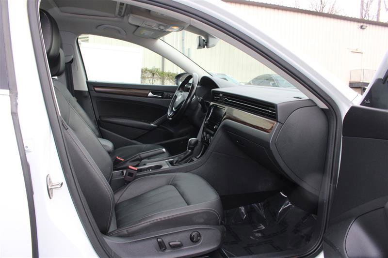Used 2020 Volkswagen Passat 2.0T SEL image 14