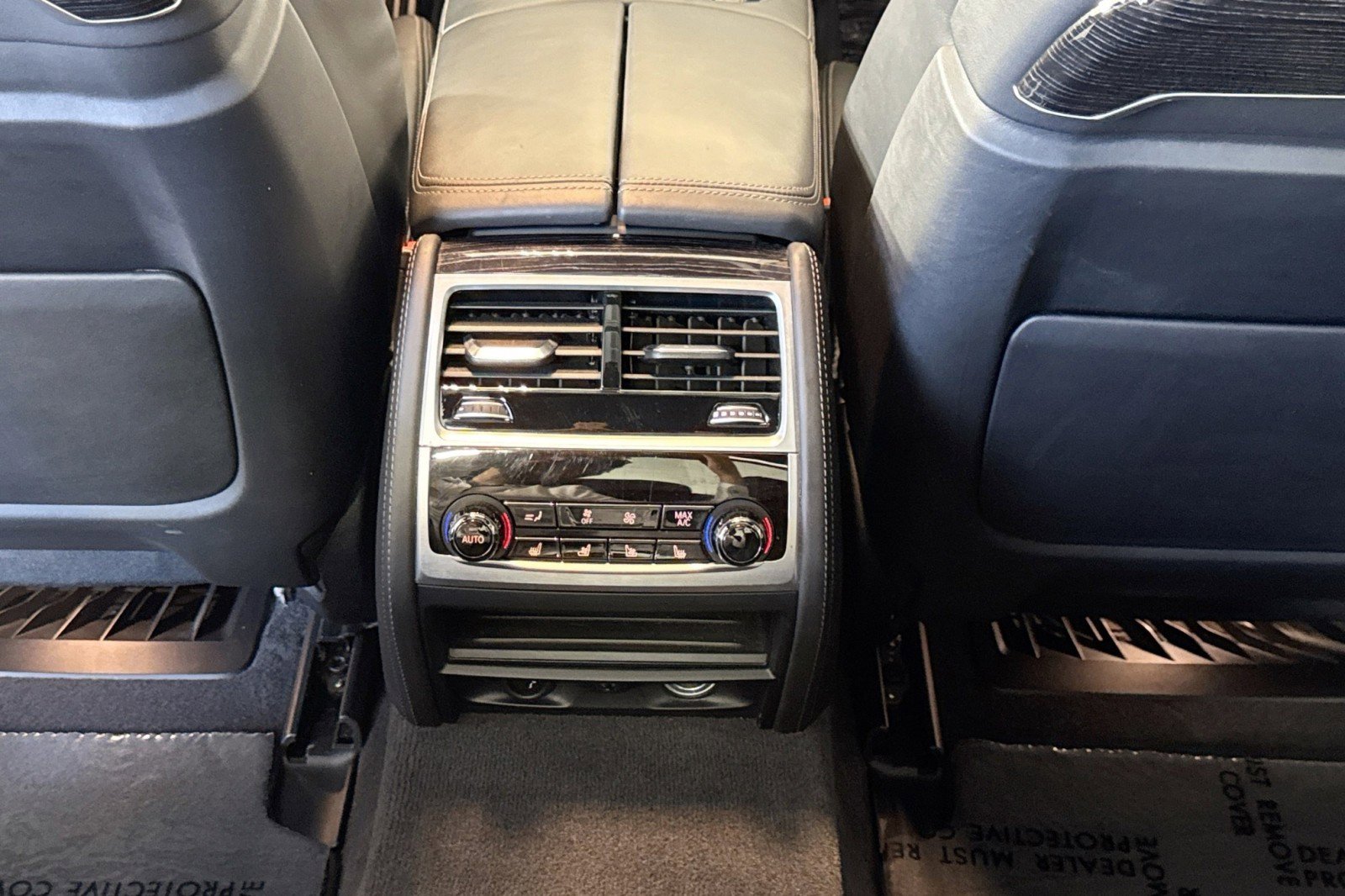 Used 2019 BMW M760i xDrive w/ Luxury Rear Seating Package image 25