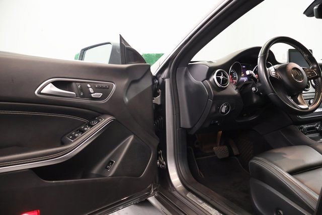 Used 2018 Mercedes-Benz CLA 250 image 8