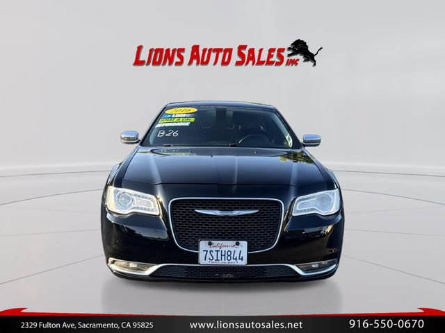 Used 2016 Chrysler 300 C RWD image 2
