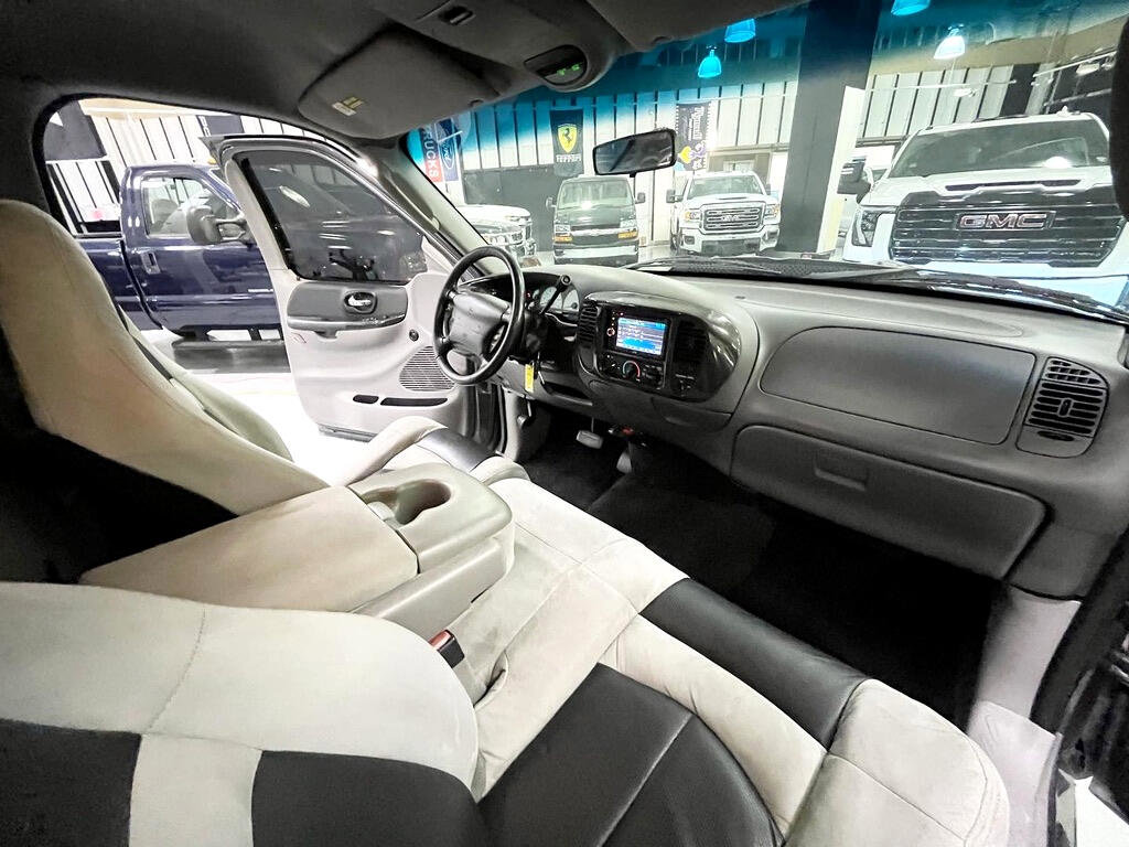 Used 2003 Ford F150 Lightning image 13