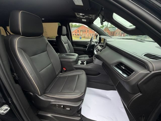 Used 2023 GMC Yukon XL SLT w/ SLT Luxury Package AWD/4WD image 12