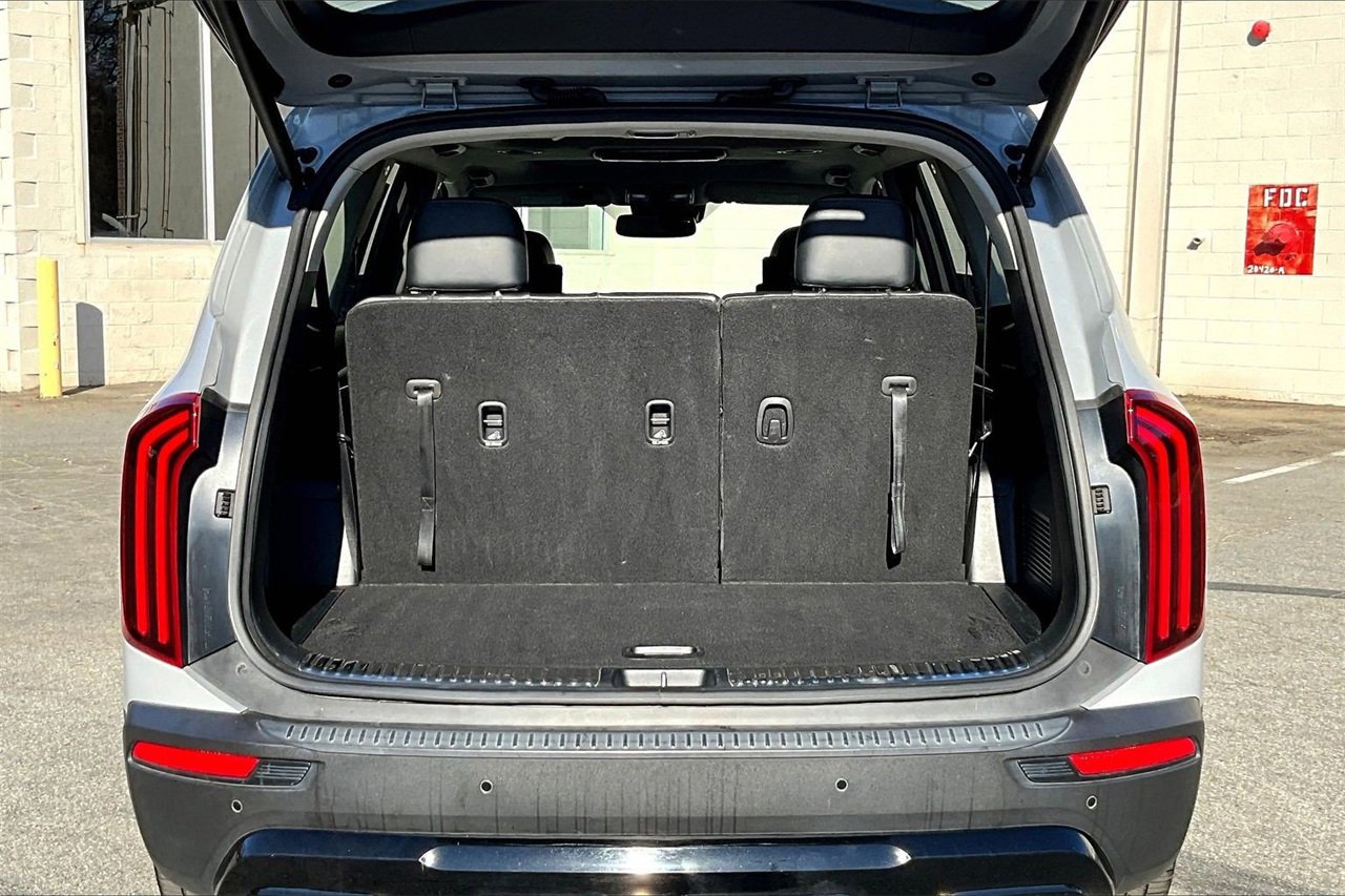 Used 2022 Kia Telluride SX w/ Nightfall Edition Package image 26