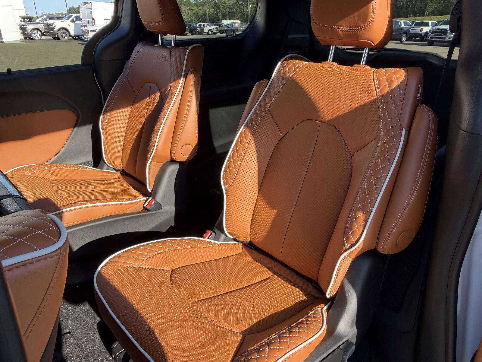 New 2026 Chrysler Pacifica Pinnacle FWD image 16