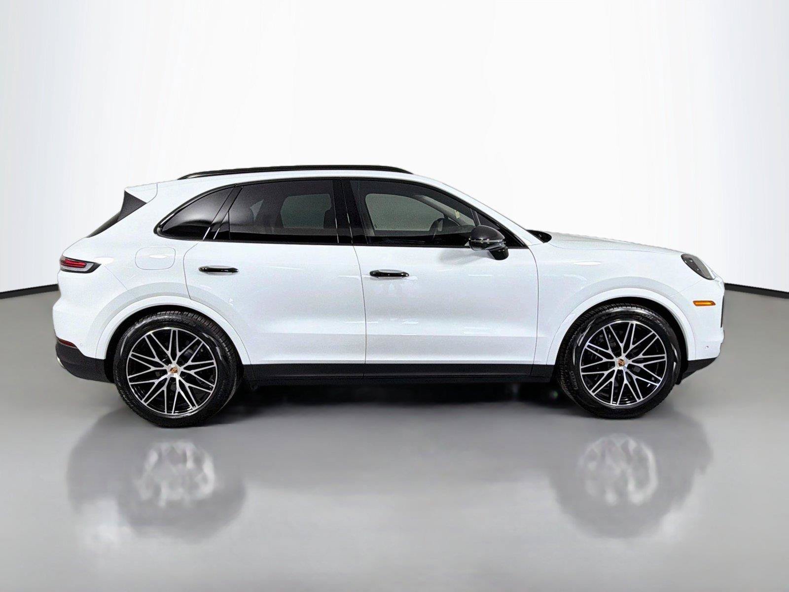 Certified 2026 Porsche Cayenne AWD/4WD image 8