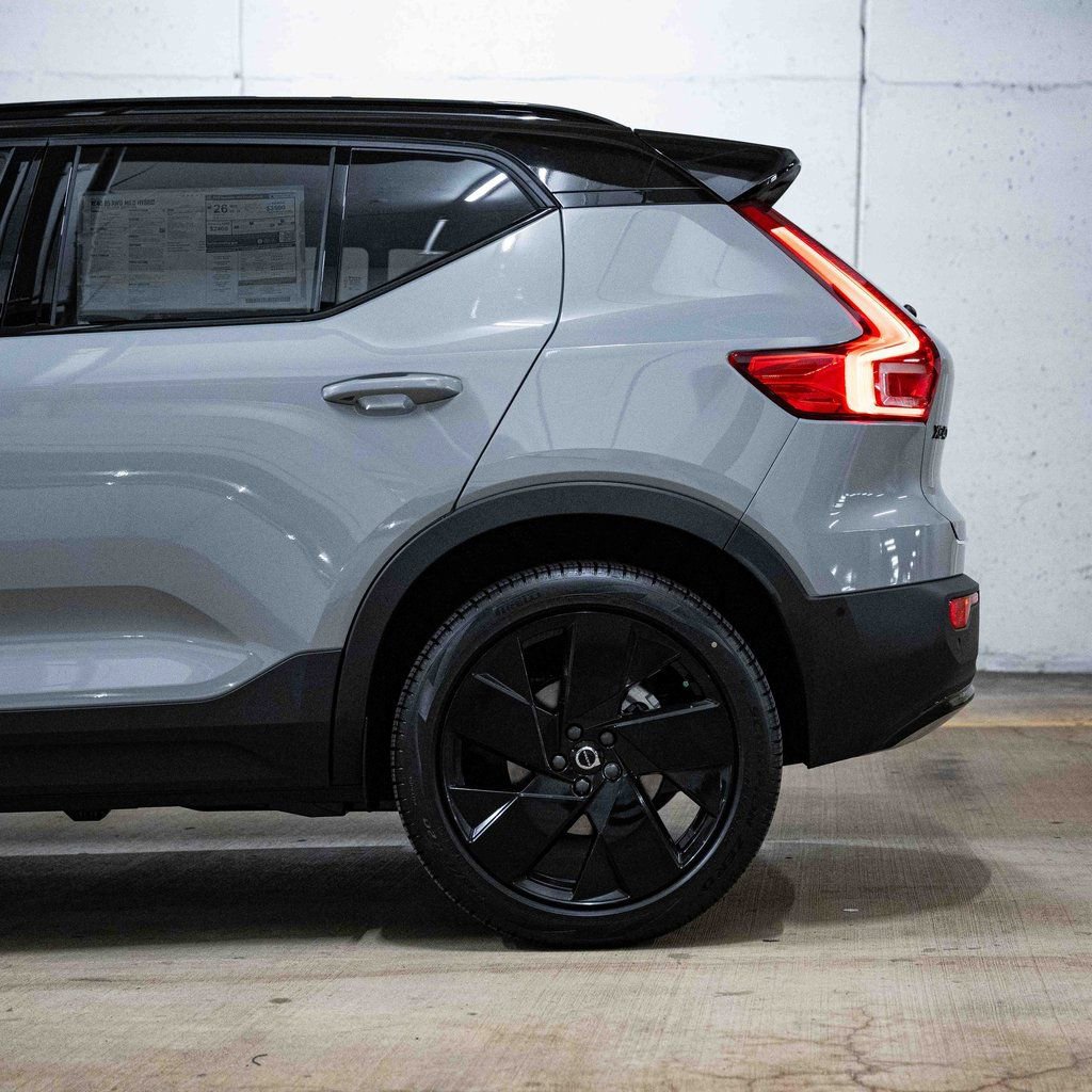 New 2026 Volvo XC40 B5 Ultra w/ Protection Package Premier image 4