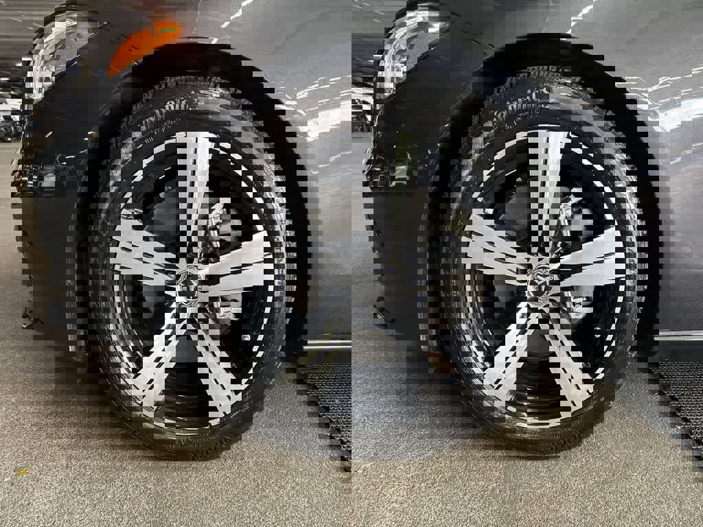 Used 2025 Mercedes-Benz C 300 4MATIC Sedan image 10