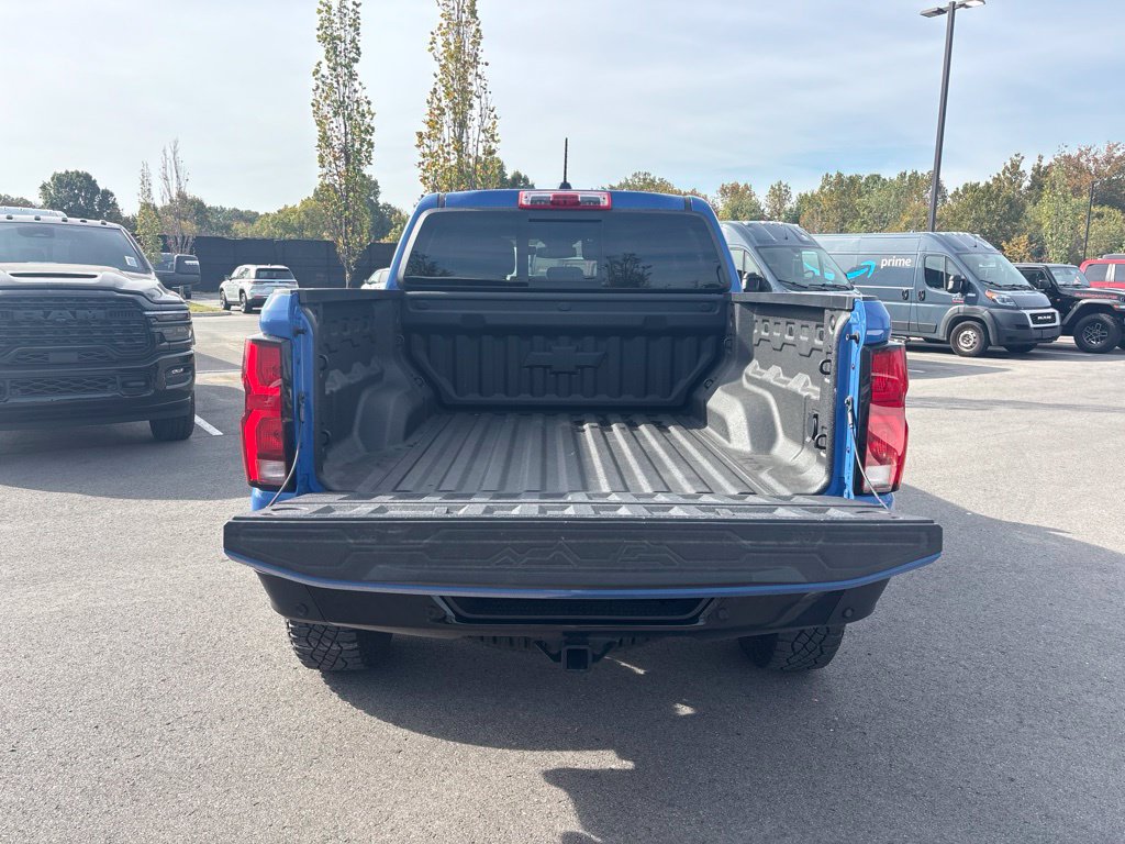 Used 2025 Chevrolet Colorado ZR2 w/ Technology Package AWD/4WD image 12