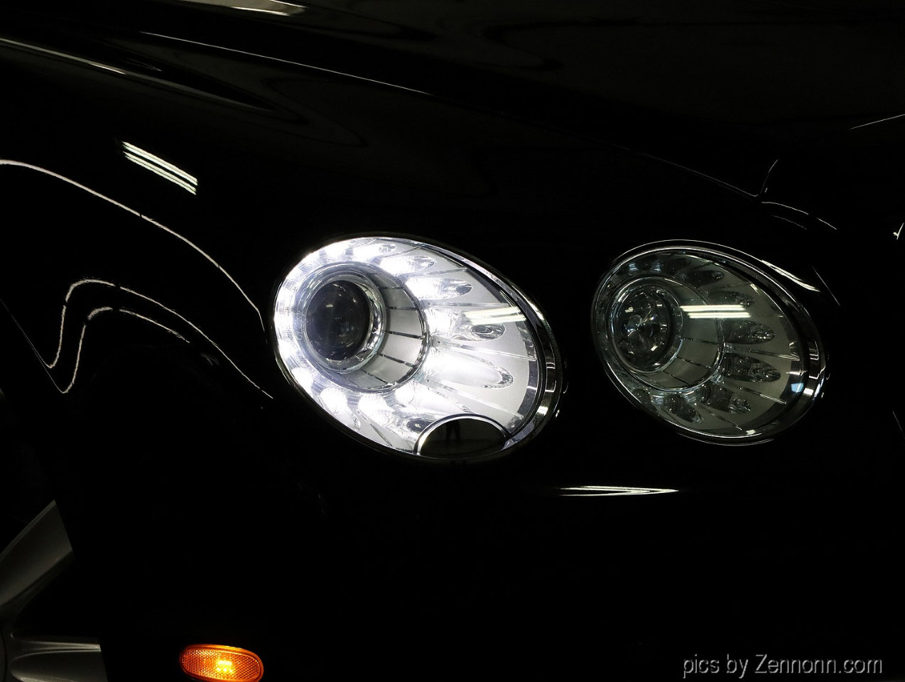 Used 2018 Bentley Flying Spur V8 image 4