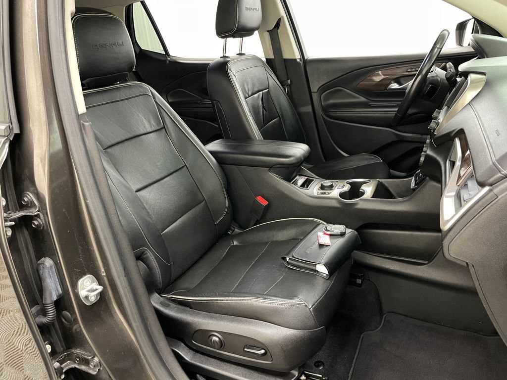 Used 2019 GMC Terrain Denali w/ Advanced Safety Package AWD/4WD image 38