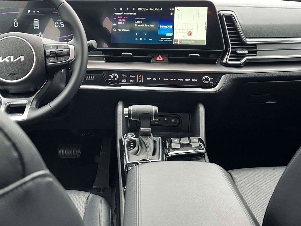 Used 2024 Kia Sportage EX image 3