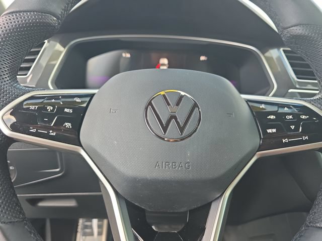 Used 2024 Volkswagen Tiguan SE R-Line FWD image 23