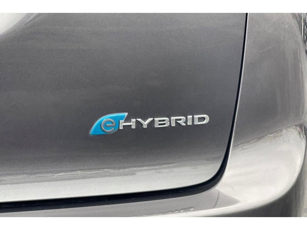 Used 2021 Chrysler Pacifica Touring w/ Uconnect Theater Family Group image 16