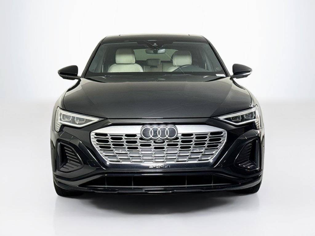 Certified 2024 Audi Q8 e-tron Premium Plus w/ Premium Plus Package AWD/4WD image 8