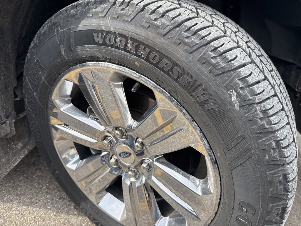 Used 2019 Ford F150 Lariat w/ Equipment Group 502A Luxury image 2