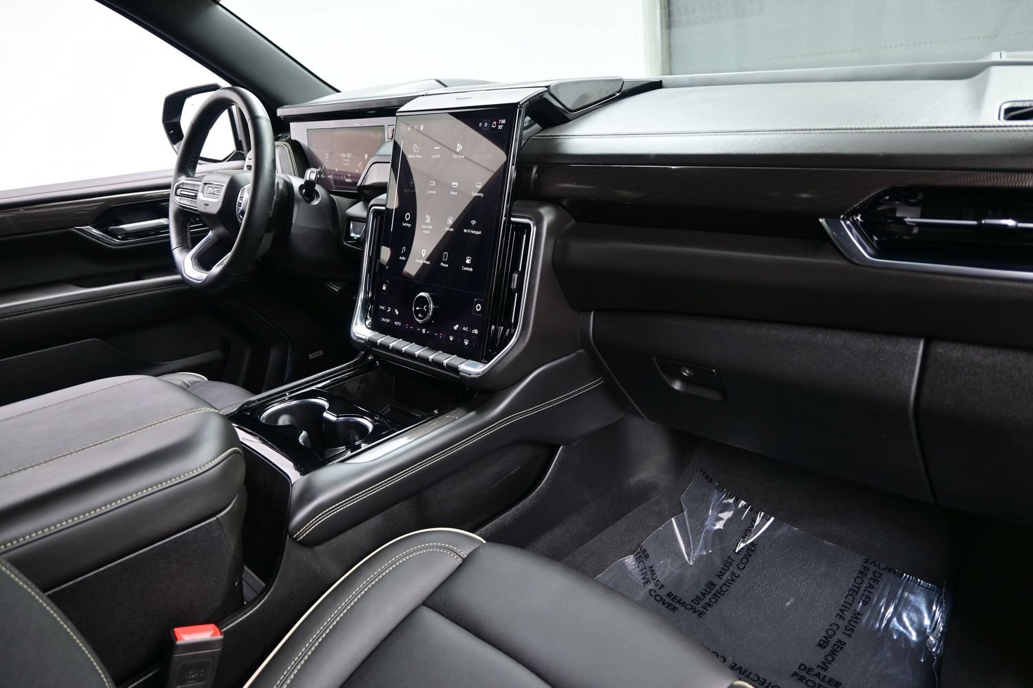 Used 2025 GMC Yukon Elevation w/ LPO, Floor Liner Package AWD/4WD image 15