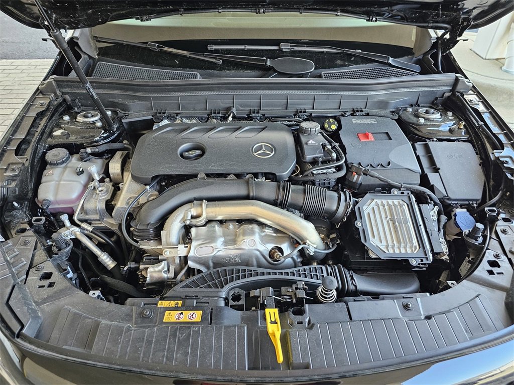 Used 2025 Mercedes-Benz GLB 250 image 26