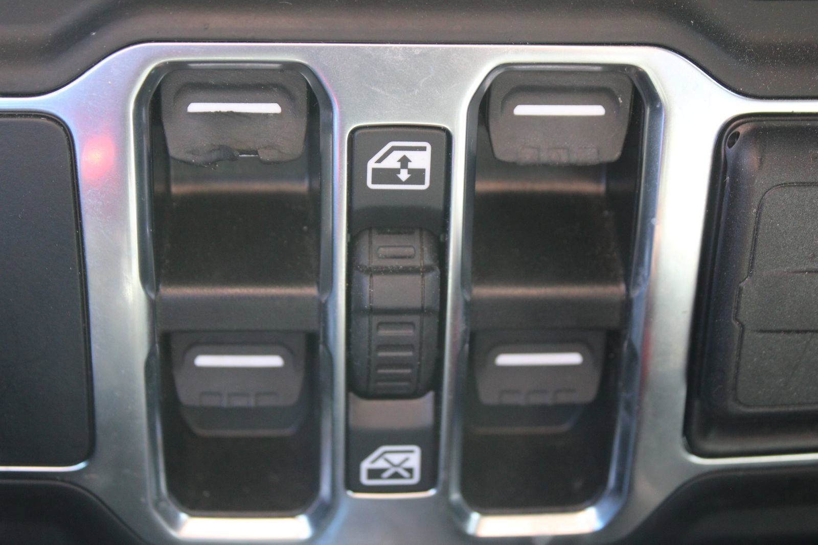 Used 2022 Jeep Wrangler Unlimited Sahara w/ Cold Weather Group image 37