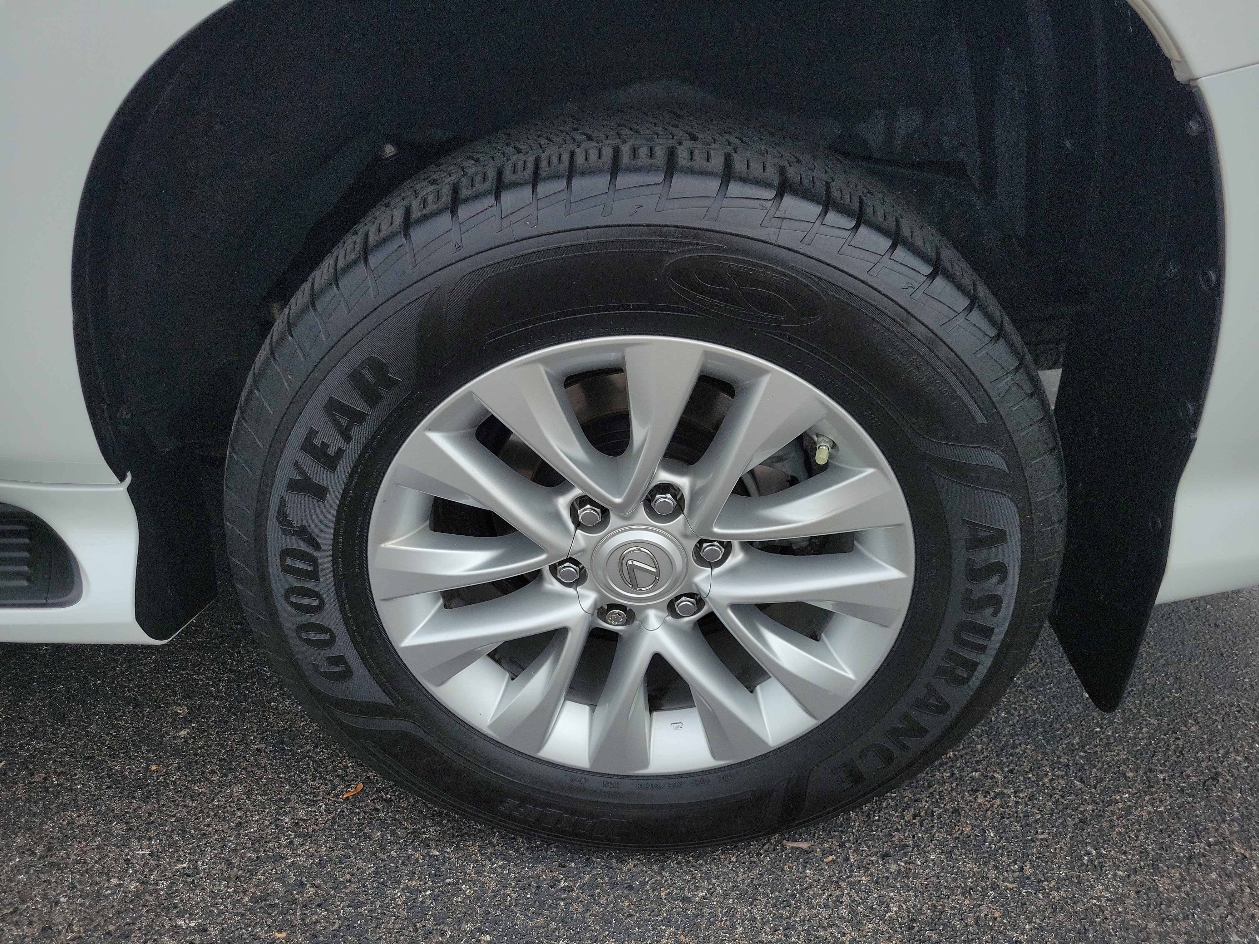 Used 2021 Lexus GX 460 Premium w/ Premium Package image 32